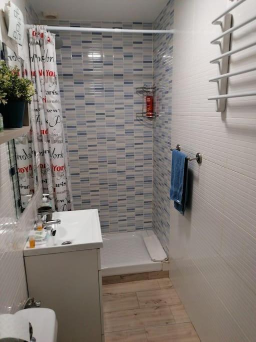 Sebastian Elcano, Apartamento Para 2 Con Terraza, Metro Embajadores Madrid Exterior foto